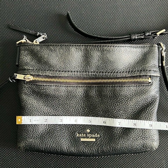 kate spade Handbags - ⭐️ KATE SPADE Black Leather crossbody purse ⭐️
